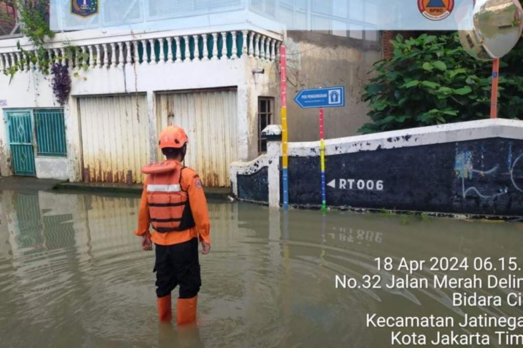 Luapan Kali Ciliwung, Jakarta Banjir Hari Ini, Catat Lokasinya