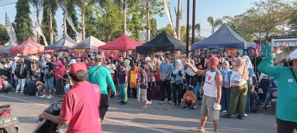 Pemdes Wirowongso Gelar Jalan Santai HUT RI ke 79